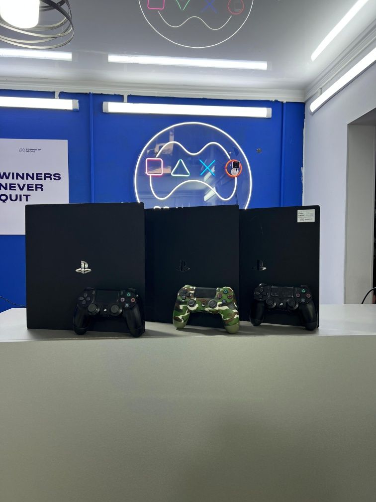 Playstation 4 Pro ( игры в подарок)