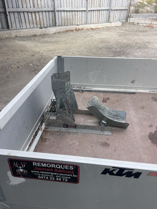 Стойка за закрепване на мотор на ремарке steadystand