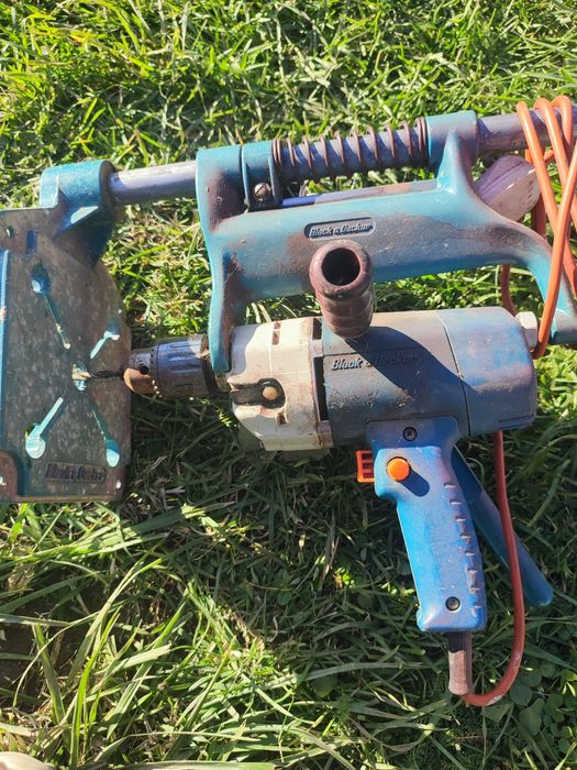 Vând Set scule Black and Decker