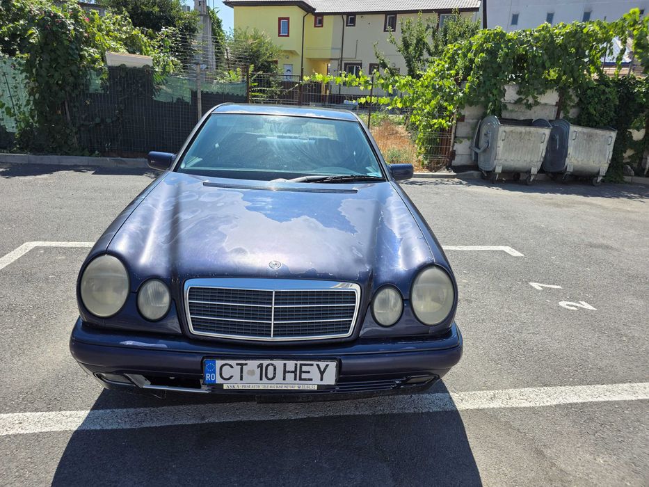 Mercedes Benz E200