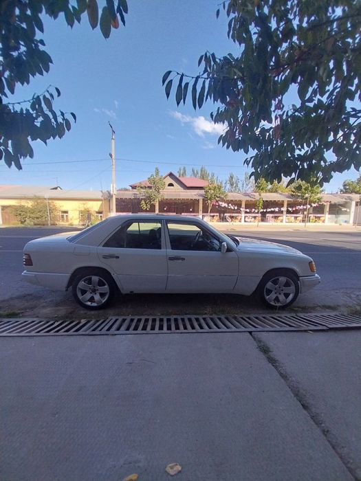 Mercedes 124 sotiladi arendaga beriladi