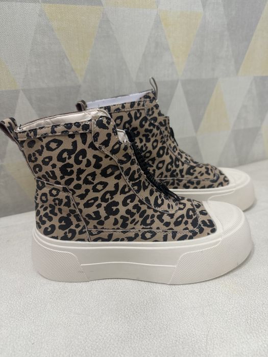 Продам обувь новая