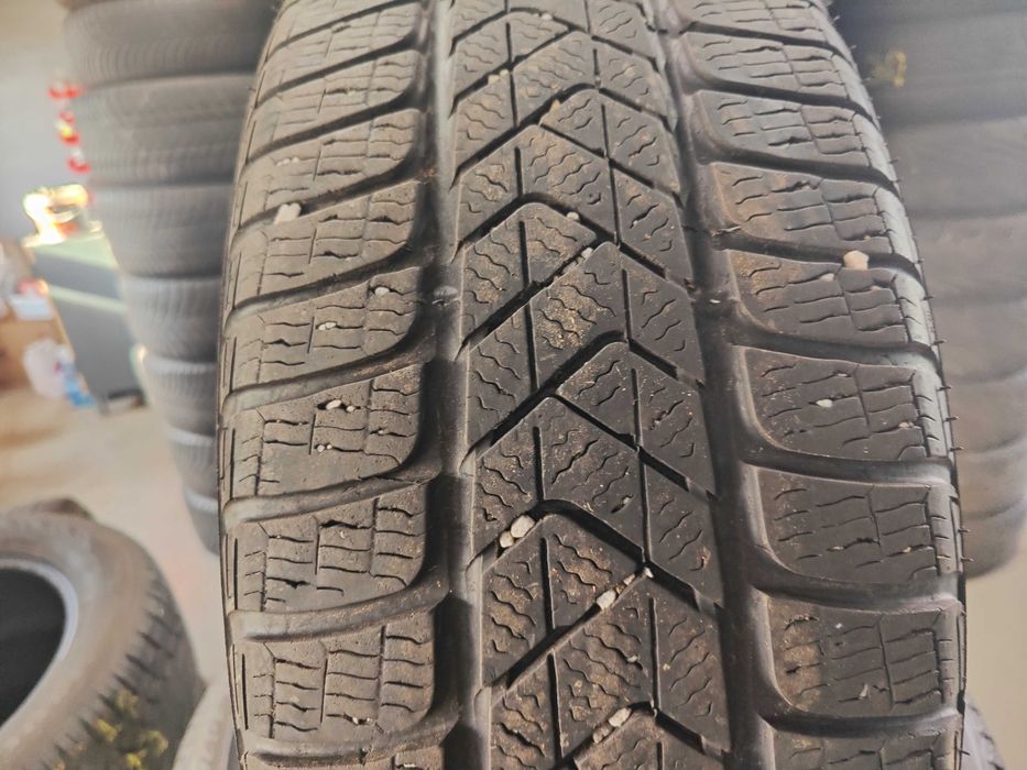 4бр. зимни гуми 225/40/19 Pirelli