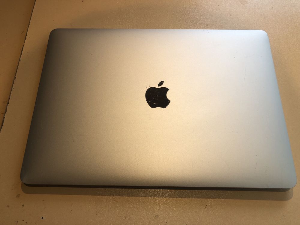 MacBook Pro A 1708 Display retina