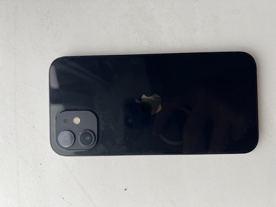 Продаю Iphone 12