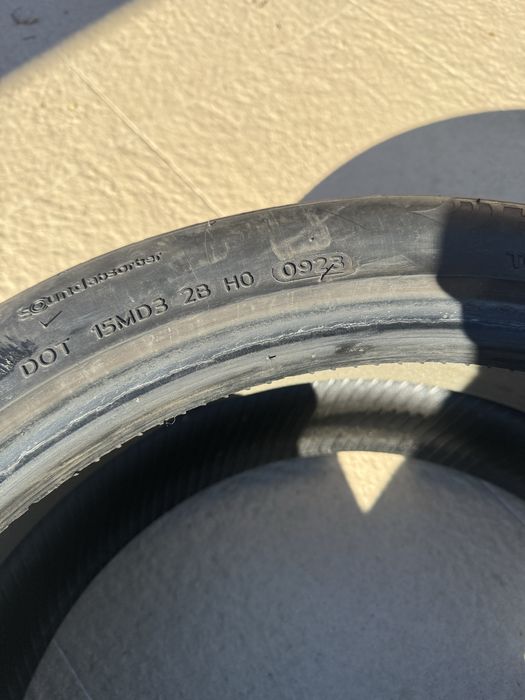 Vând 4 anvelope vară 235/40/19 in stare foarte bună