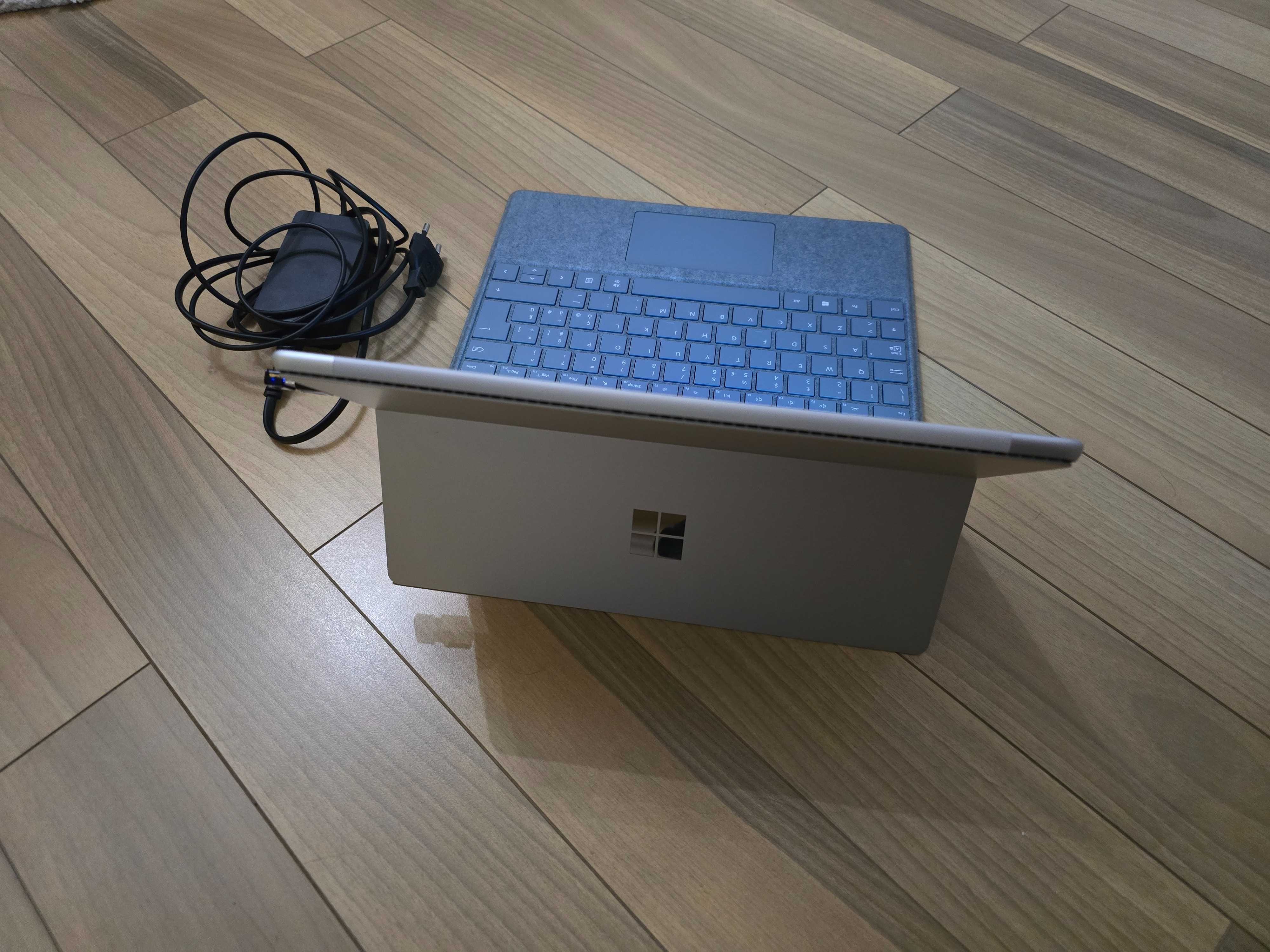 Tableta Microsoft Surface Pro 8 I7