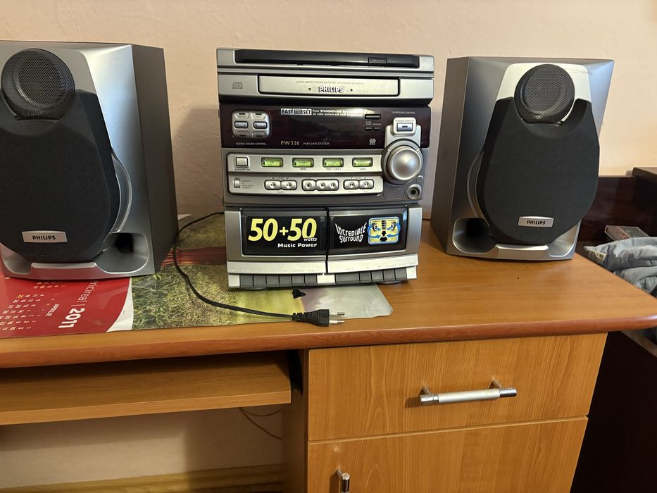 Vand combina Philips cu CD