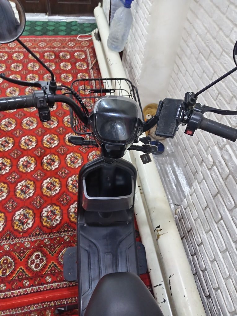 Skuter HUGO sotiladiy Narxiy 350
