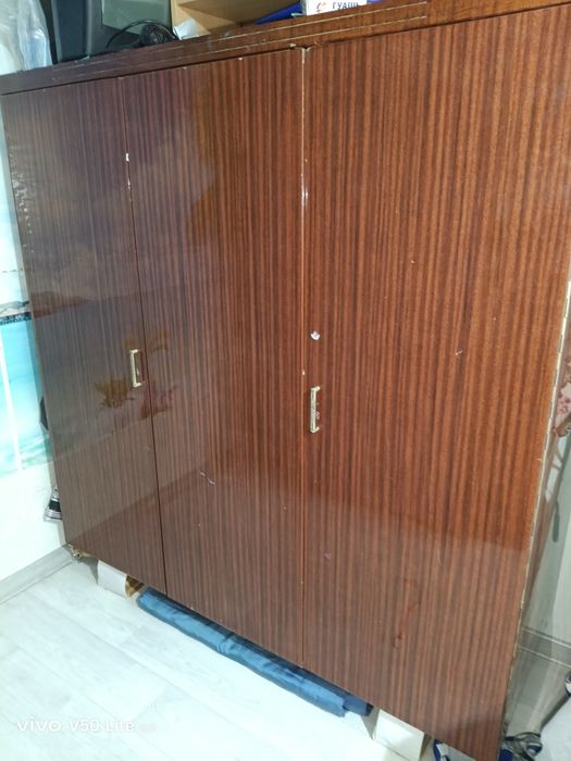 Отдам бесплатно шкаф,самовывоз