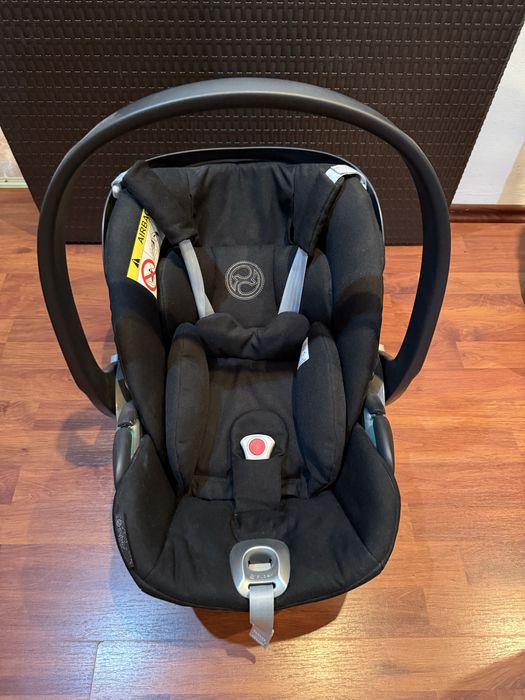 Set Scoică Cybex Cloud Z i-Size (Deep Black) + Bază Isofix Z