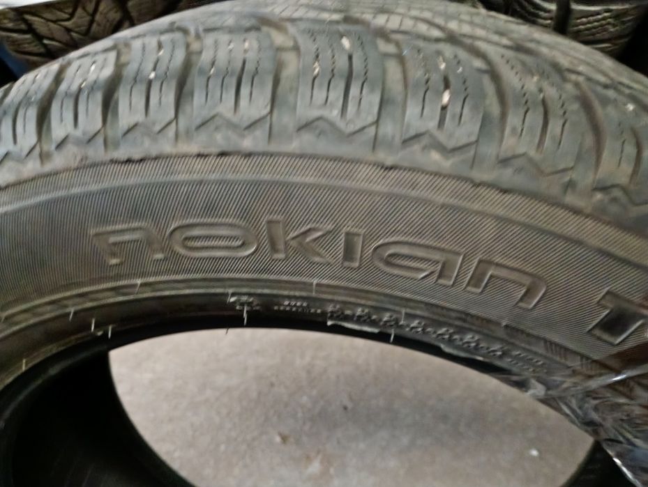 215/65/17 nokian wr suv
