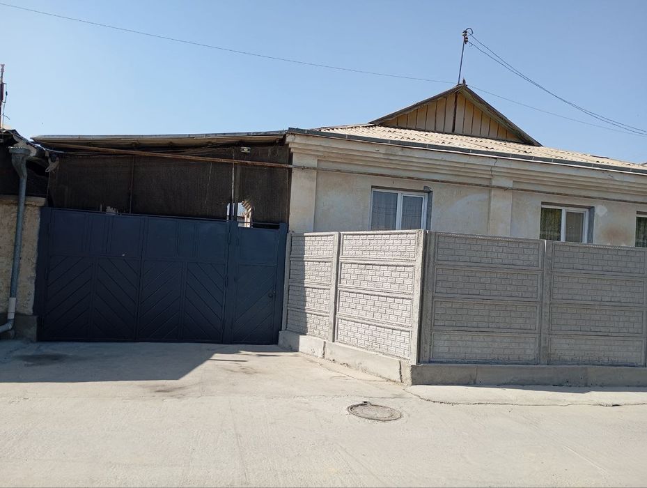 Продаётся дом возле нового базара
