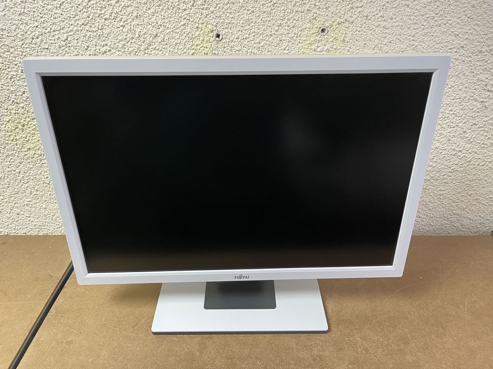 Монитор Fujitsu 22”