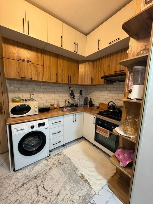 Продается 2в3 /1/4 60м2 в массив Панельный