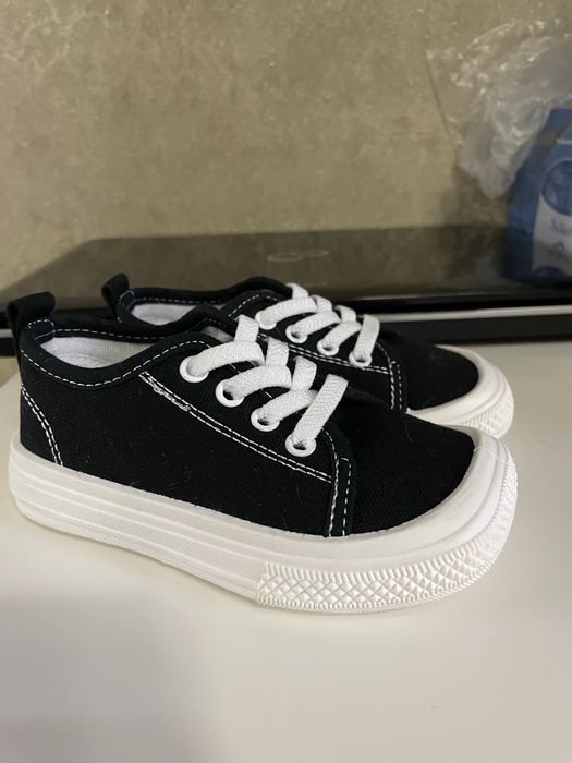 Кеды для малышей новые