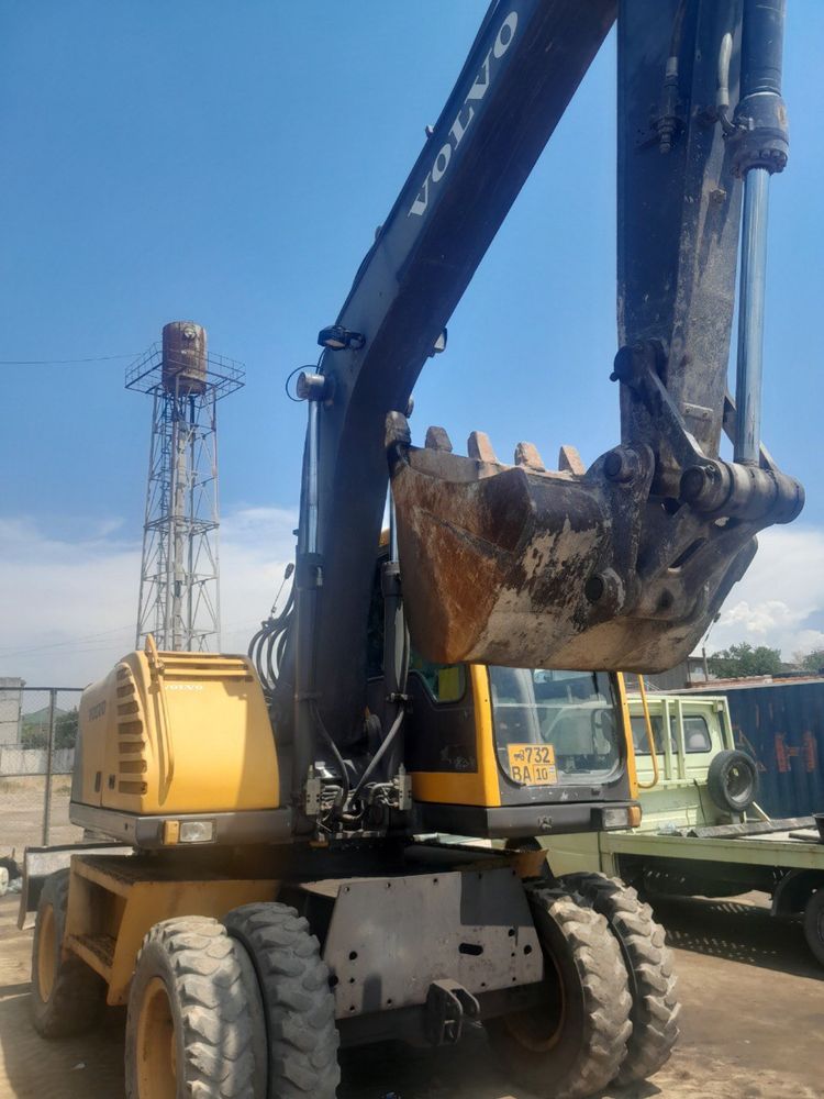 ekskavator volvo 140