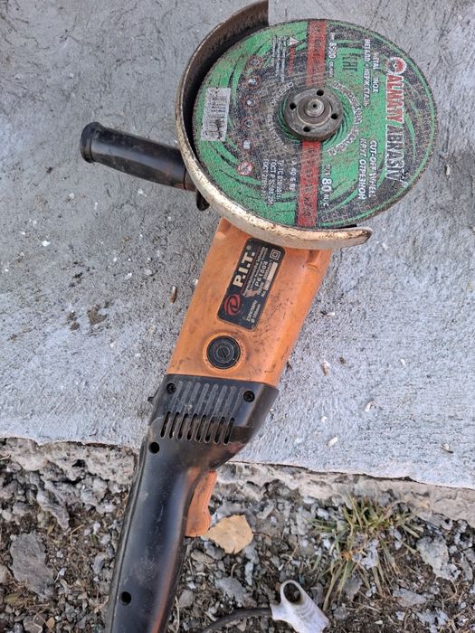 Продам болгарку б/у