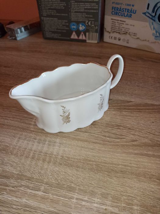 Sosieră din porțelan