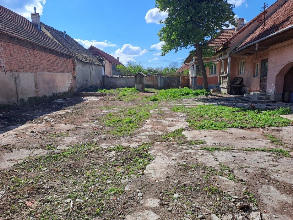 Vând casa în Loc Gura Vaii