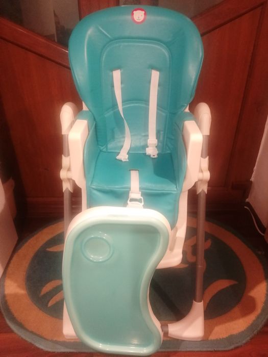 Vand scaun cu masuta bebe