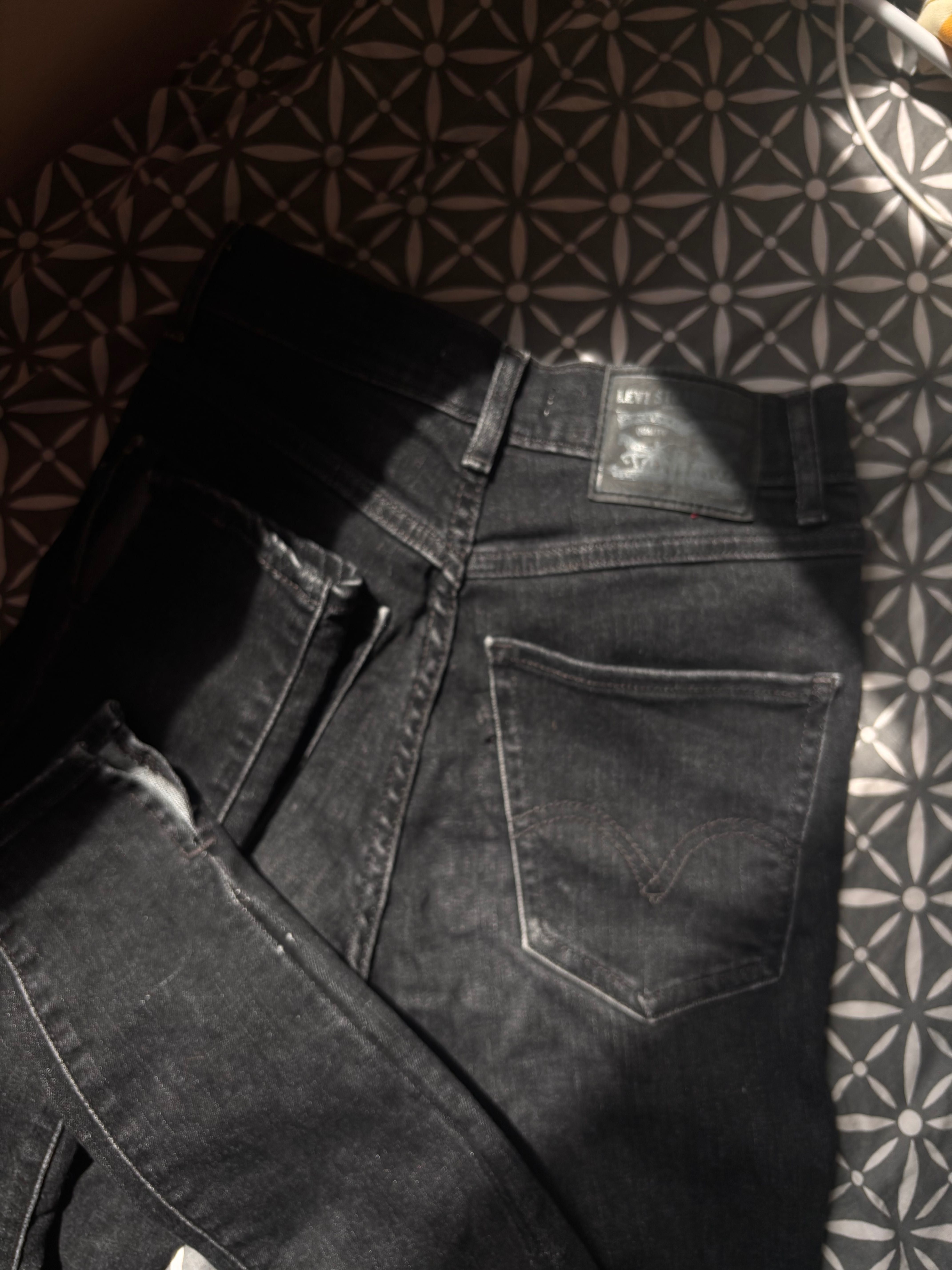Ливай Levis скини оформящи дънки