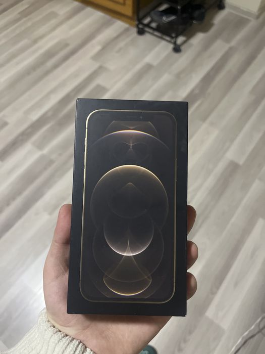 Vand cutie de Iphone 12 pro