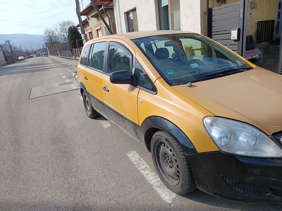Opel Zafira b 2010 .1.9cdti