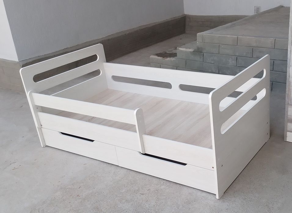 Bolalar kravati sotiladi