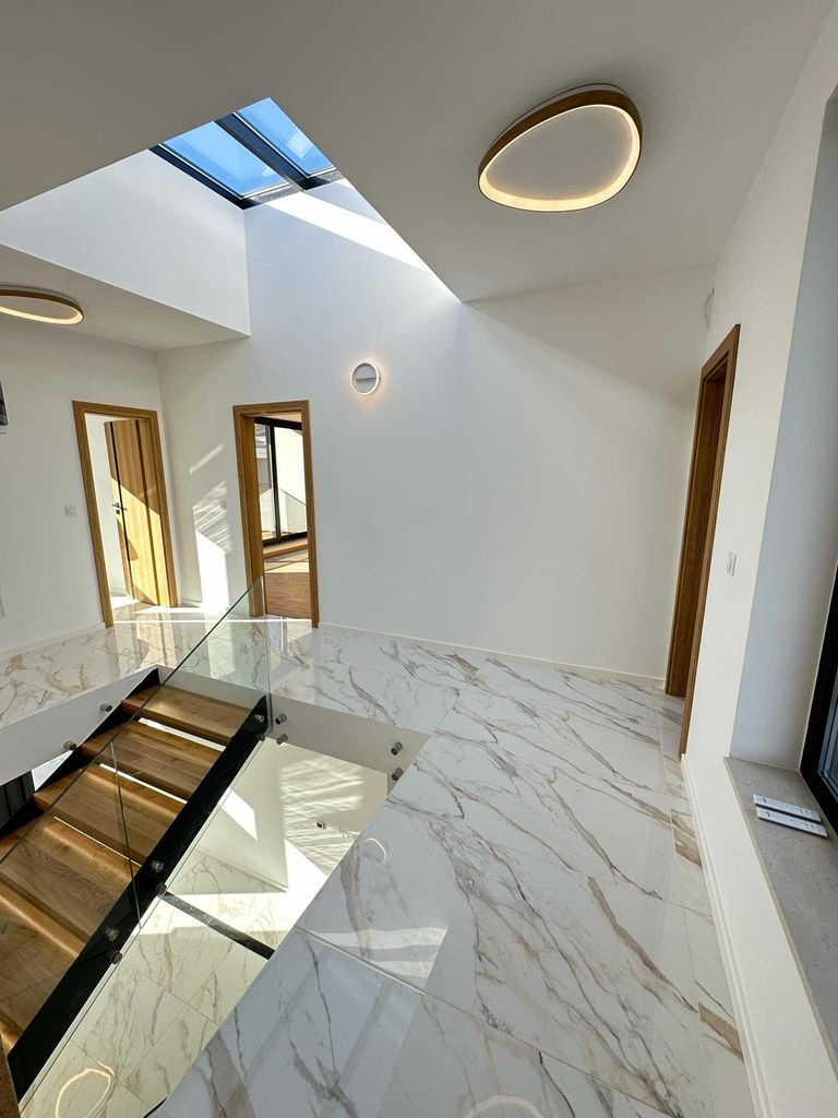 Продава се Къща в с. Марково, Област Пловдив - 280 кв.м за 2143 €/кв.м - Снимка #9