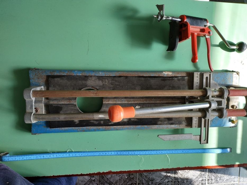 Инструмент за рязане на плочки