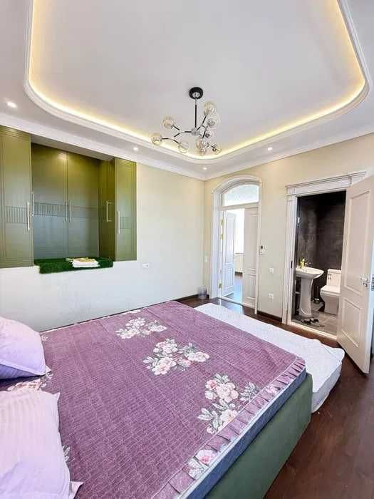 Uchtepa Letiraturniyda 2 etajli 1.5 sotok kottej hovli