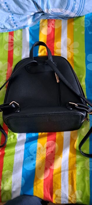 Ghiozdan rucsac Guess