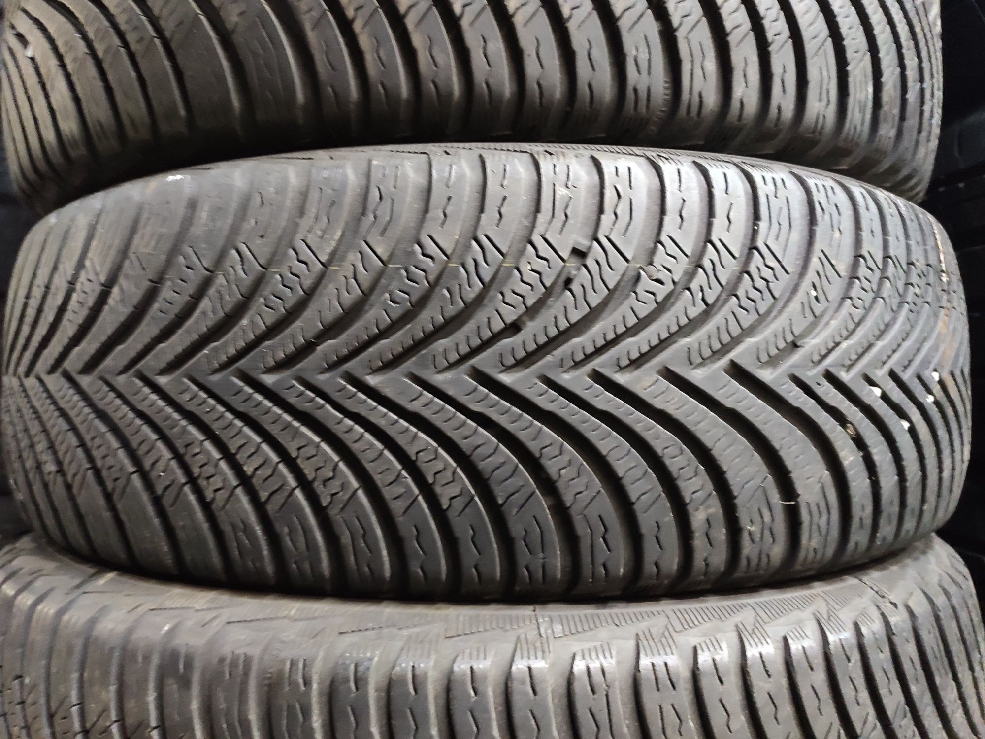 Гуми 205 60 16 - Michelin