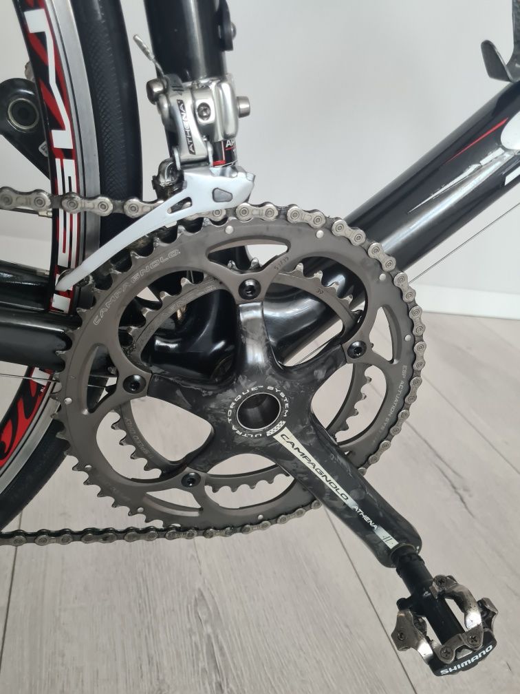 Cursiera Schils full carbon, echipare Campagnolo Athena 2x11