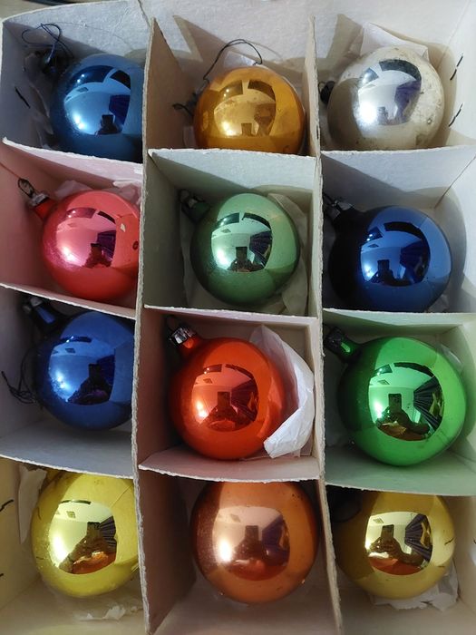 Globuri vechi sticla