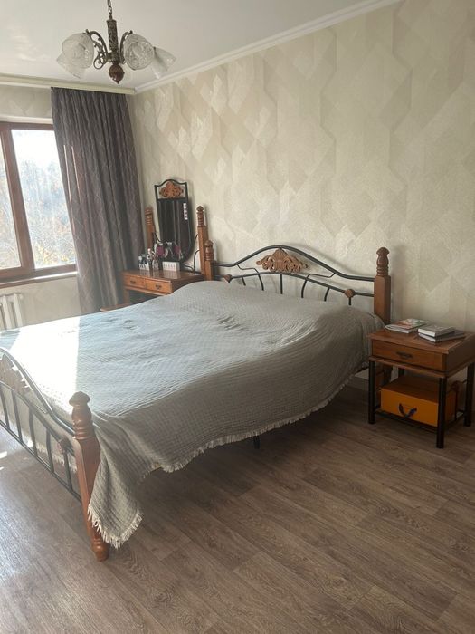 Кровать двуспальная с 2 тумбочками + однаспалка парные