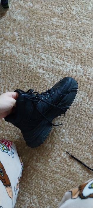 Vând adidasi unisex mărime 38