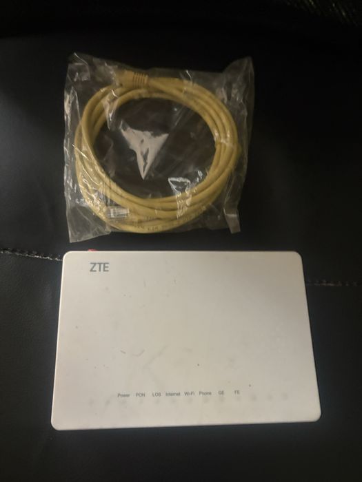 Router ZTE pret 50 lei