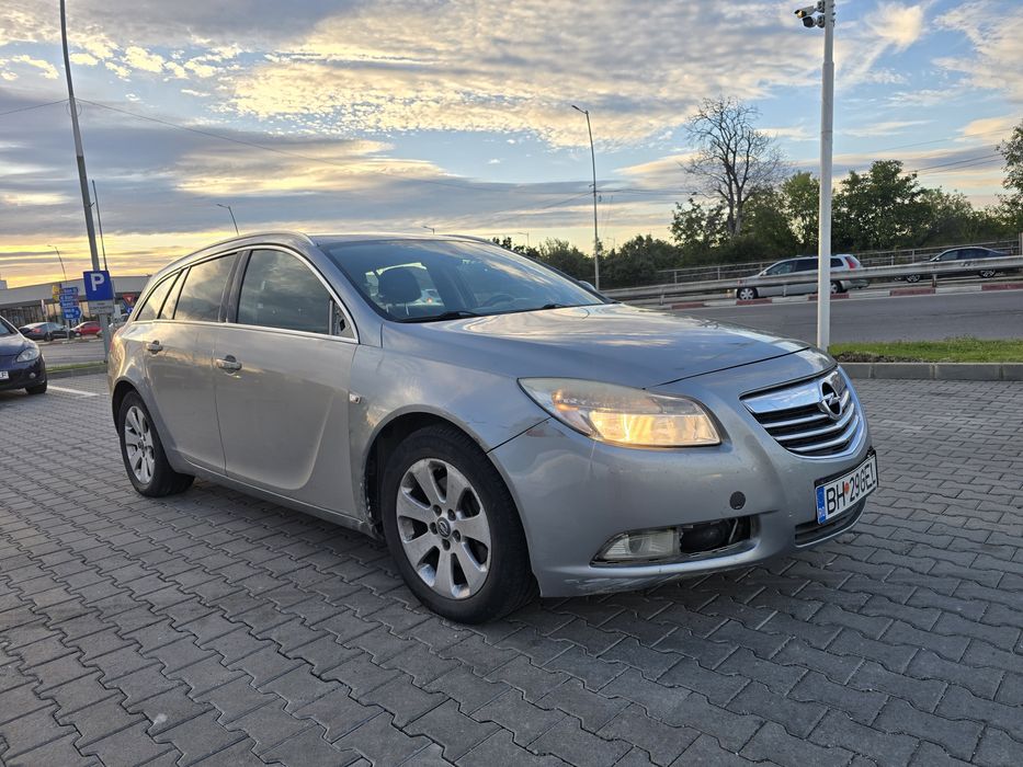 Vând Opel Insignia. fab.2011, 2.0 cdti. Avariat • Lovit • Inmatriculat