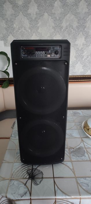 Продам портативную колонку