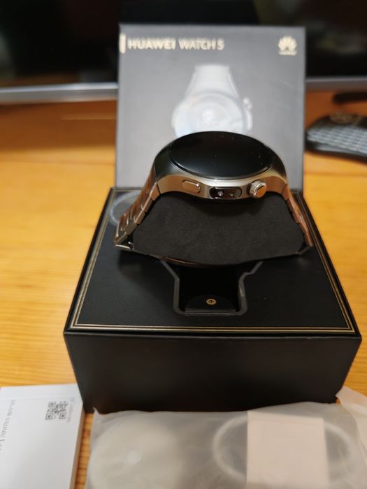 Hauwei watch 5 нов