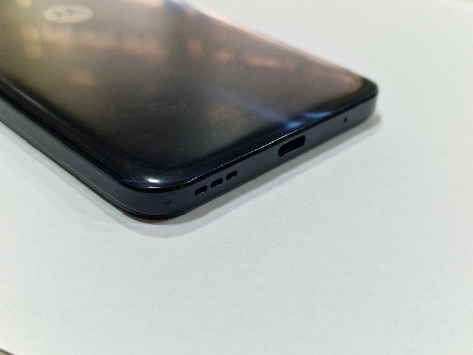 Motorola Moto E13 64GB 2GB RAM Dual