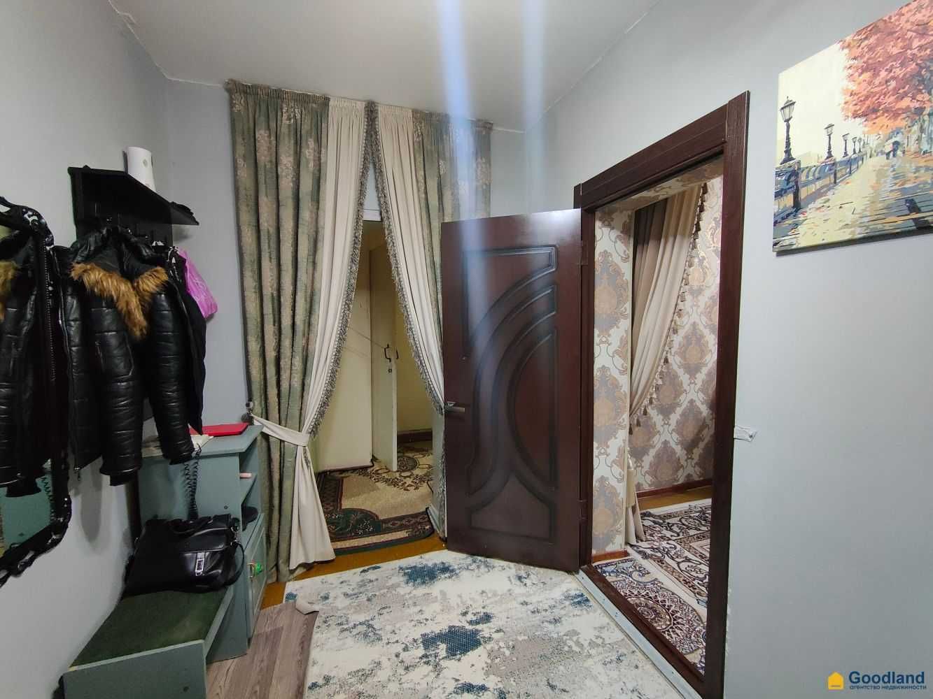 В Алмазарском р-не массив Себзар продается 3-х ком квартира (J 1611 )