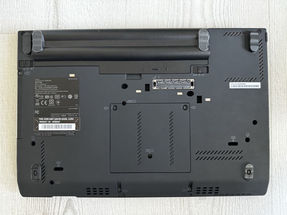 Лаптоп Lenovo x220i като нов