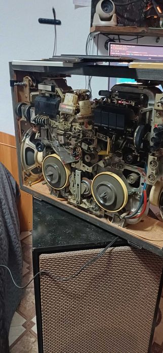 Grunding TK-341 magnetofon pe lampi