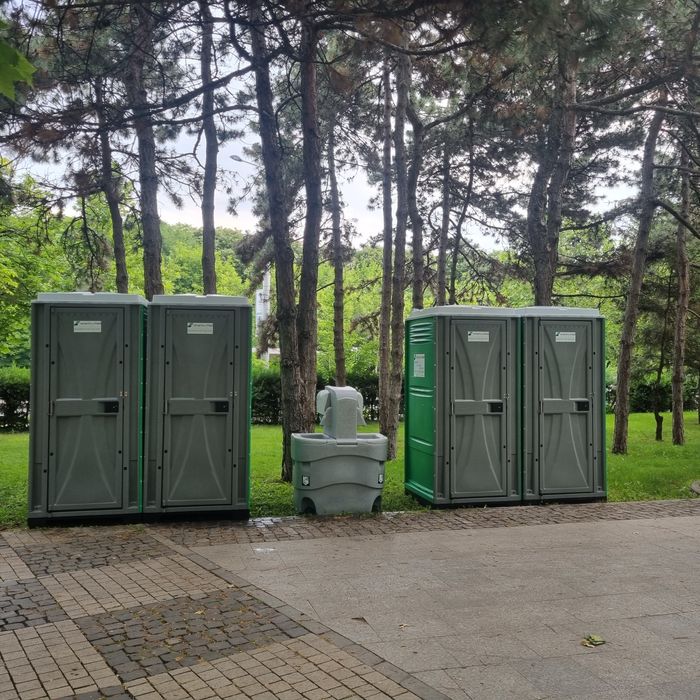 Toalete ecologice și lavoare pentru evenimente
