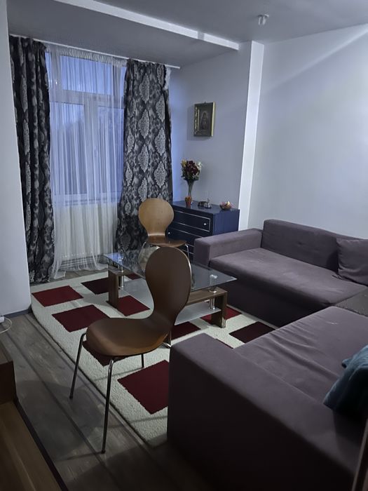 Inchiriez apartament 2camere decomandat