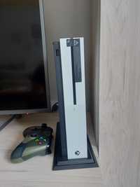 Xbox One S 500 Gb + 21 бр. Игри ( игрите не се продават отделно)