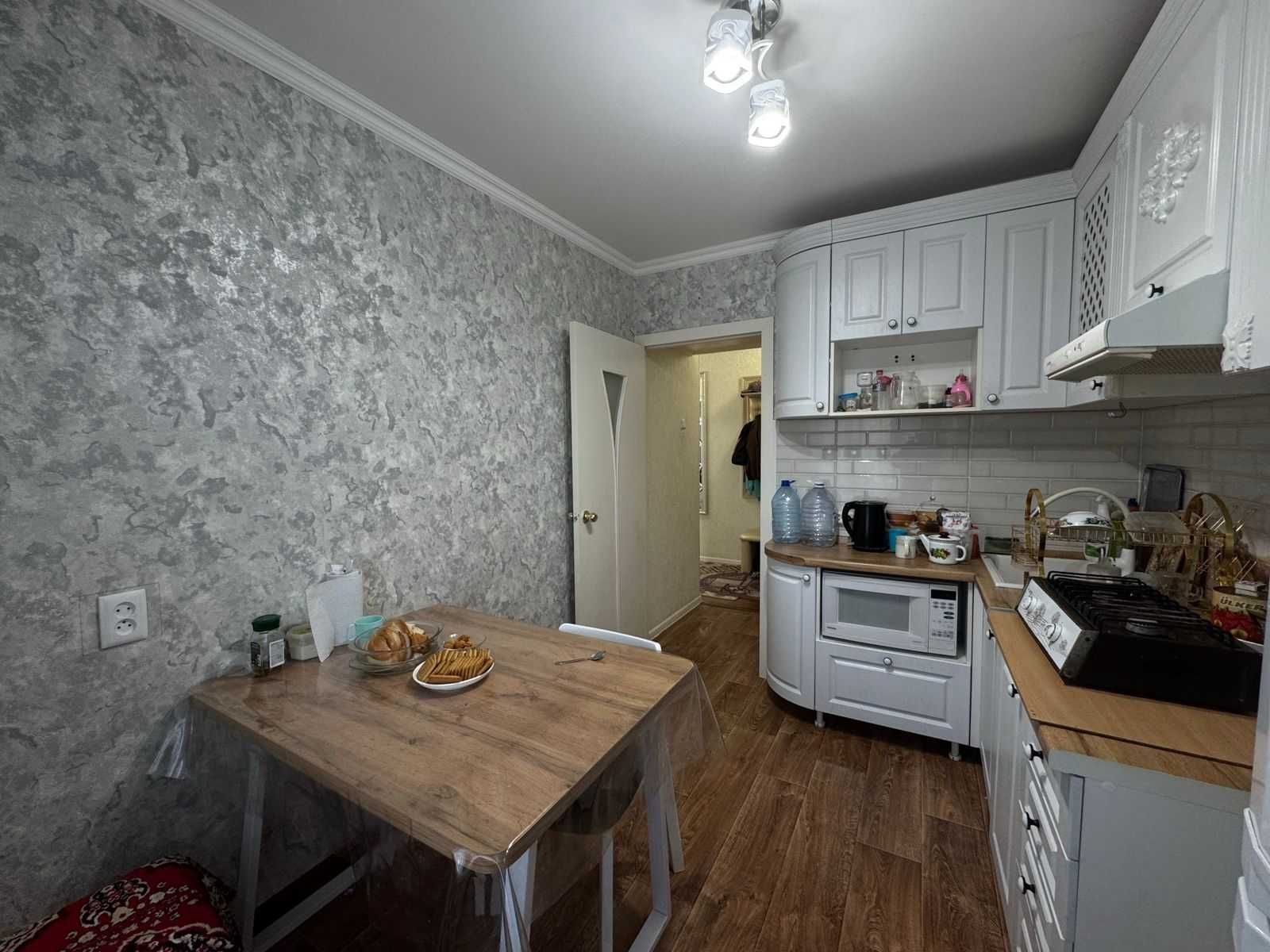 Продам 3х комн квартиру на 4 мкр 3 этаж
